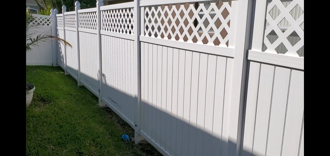 Kissimmee, FL Fence Cleaning Service -Pyramid Detail Pressure Washing - Clean