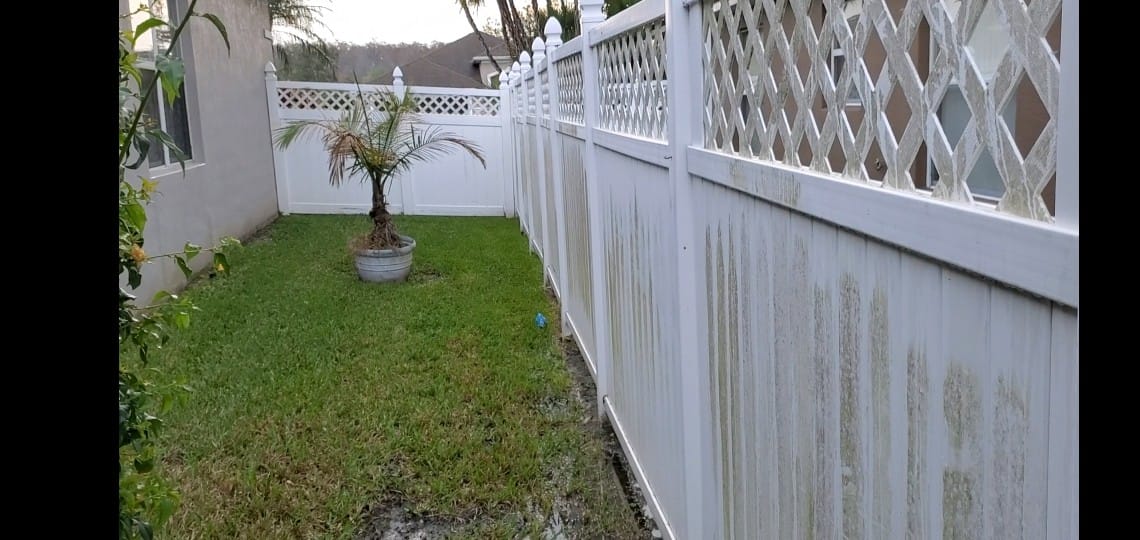 Kissimmee, FL Fence Cleaning Service -Pyramid Detail Pressure Washing - Dirty