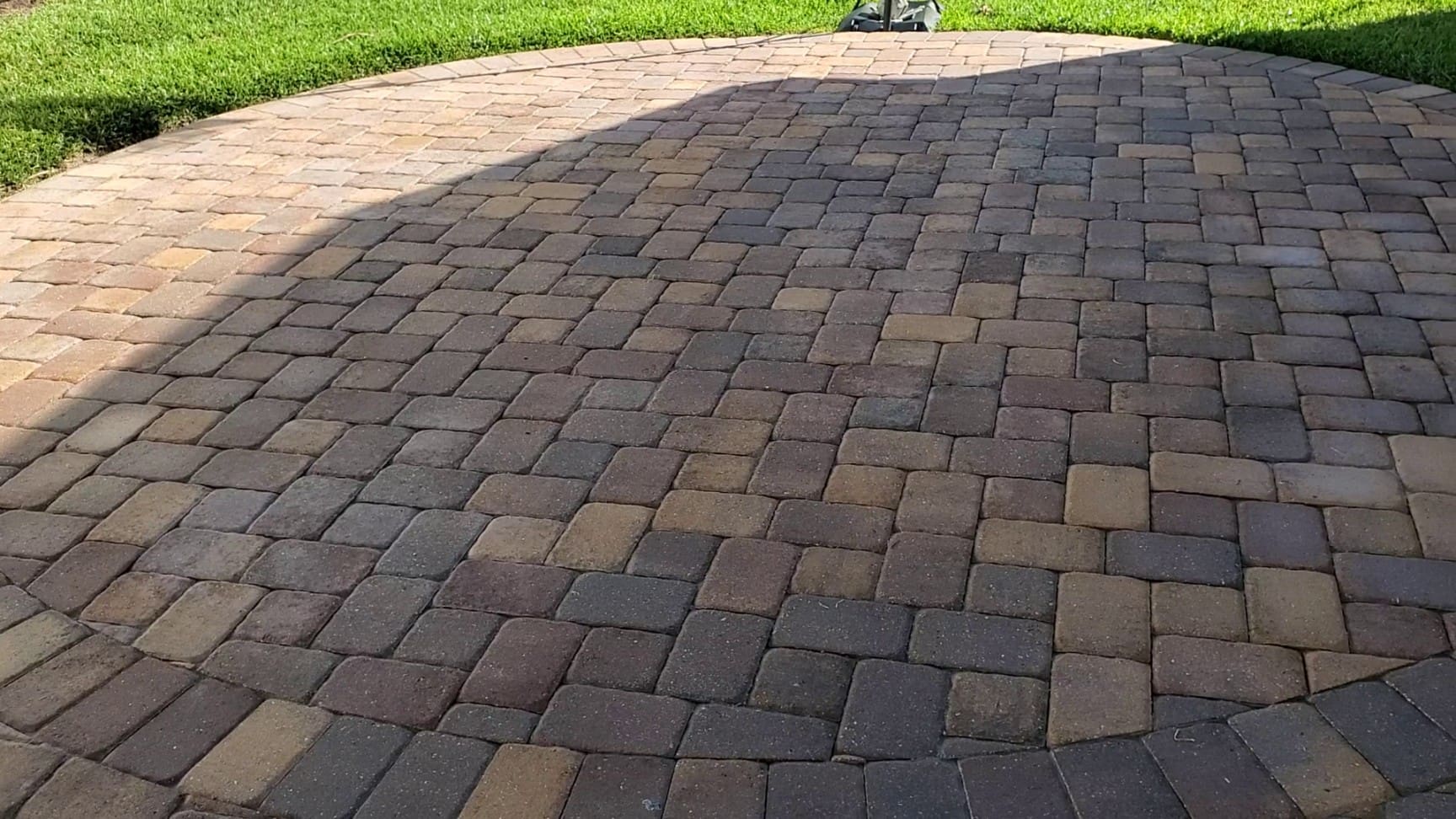 Kissimmee FL Patio Deck Pool Area and Screen Enclosure Cleaning